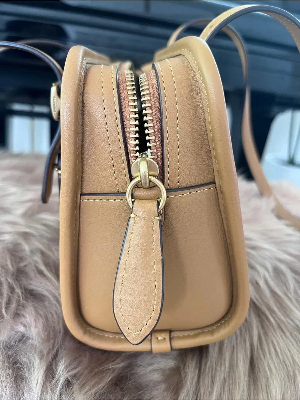 NEW Coach Swing Zip Leather Shoulder Bag